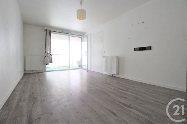 Appartement F3 à louer - 3 pièces - 64.3 m2 - LA PLAINE ST DENIS - 93 - ILE-DE-FRANCE - Century 21 Immo Conseil